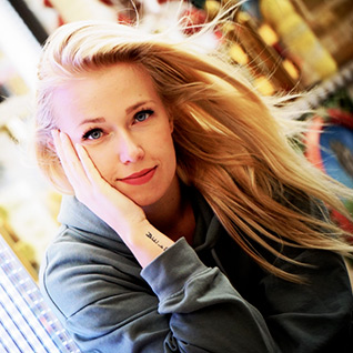 Julianne-Bourget